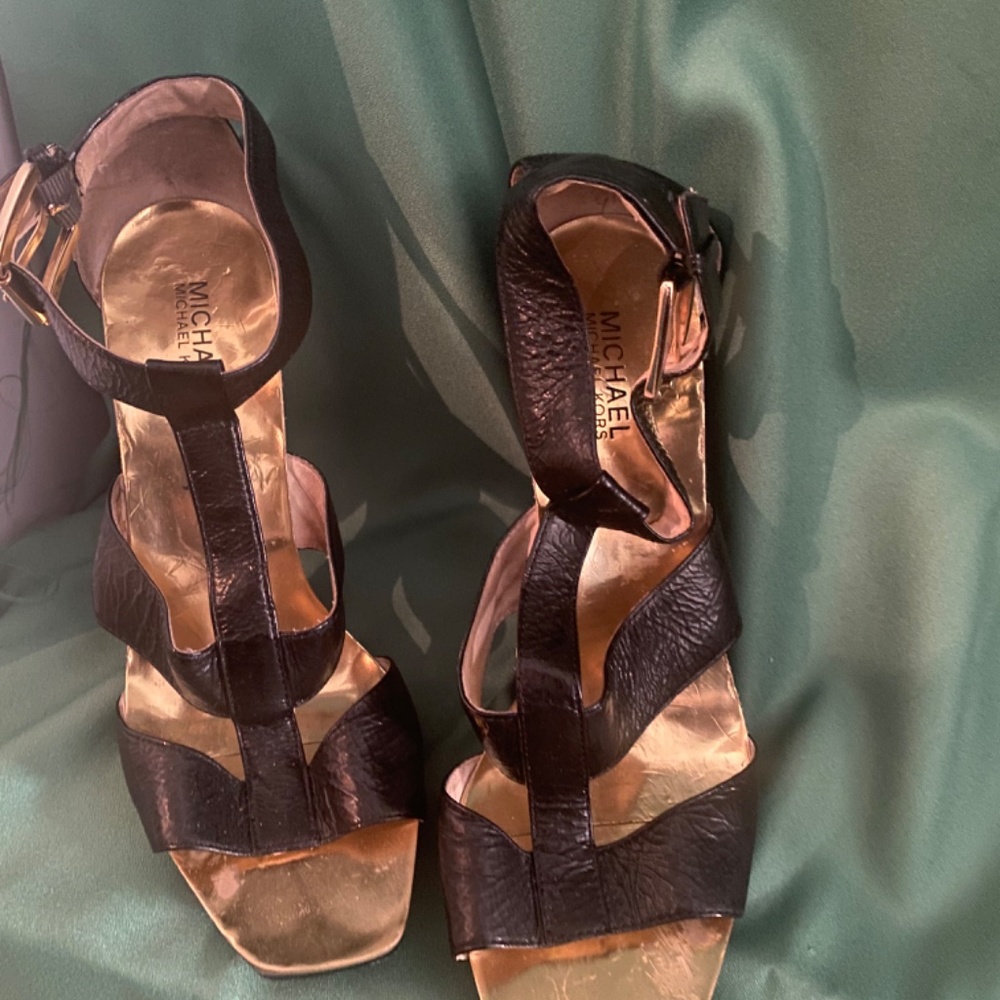 Sandals - Picture 5 of 5